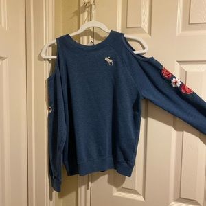 Sweatshirt with embroidery